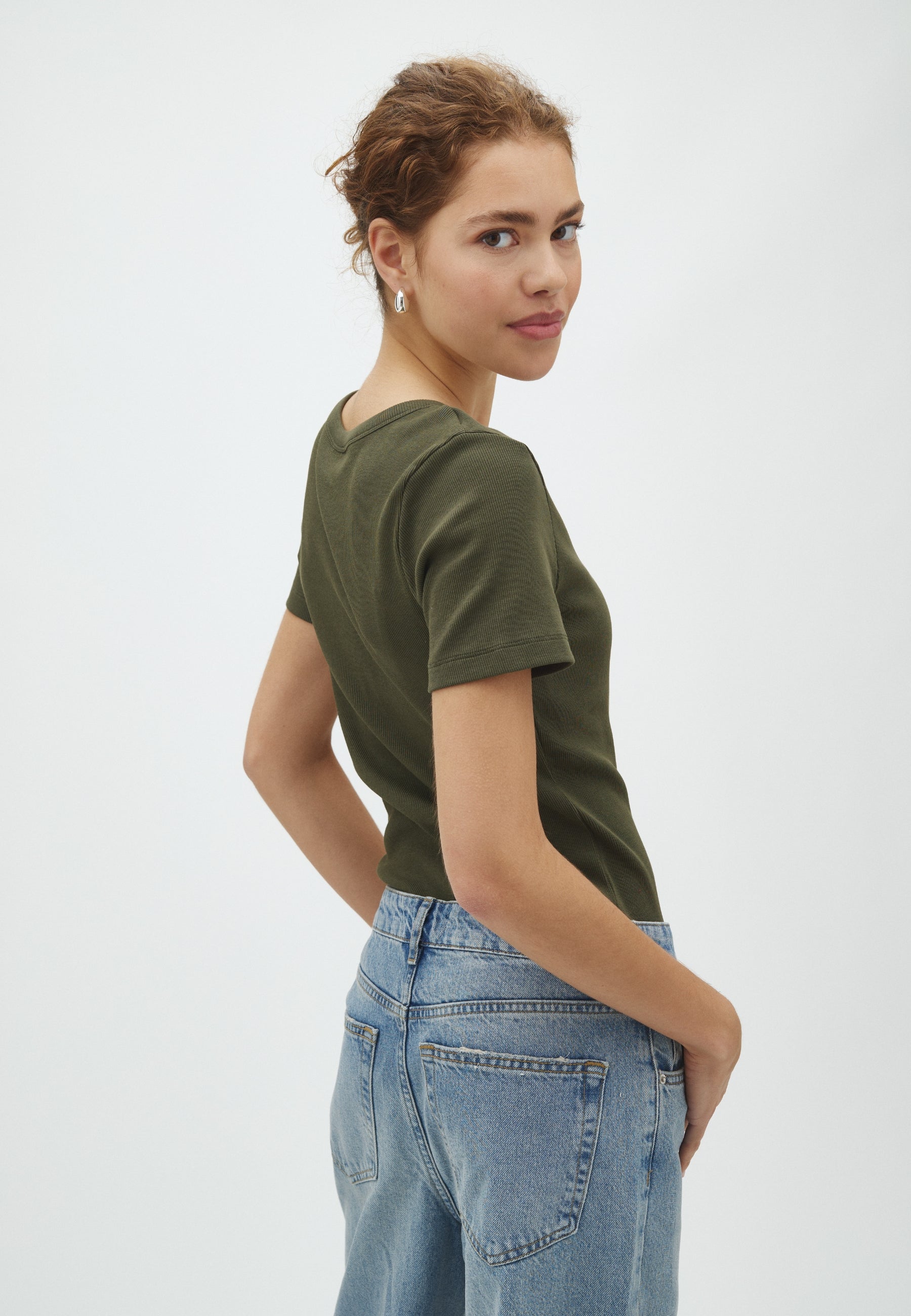 Otis-M_Warm Olive_Model_2